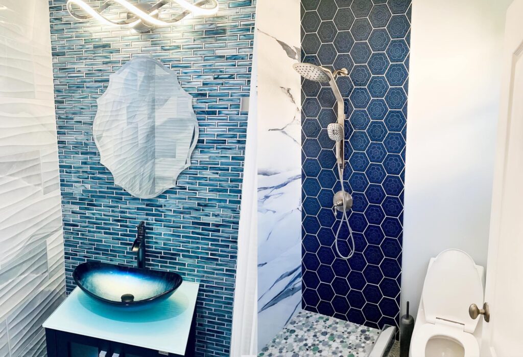 bathroom remodeling: blue tiles